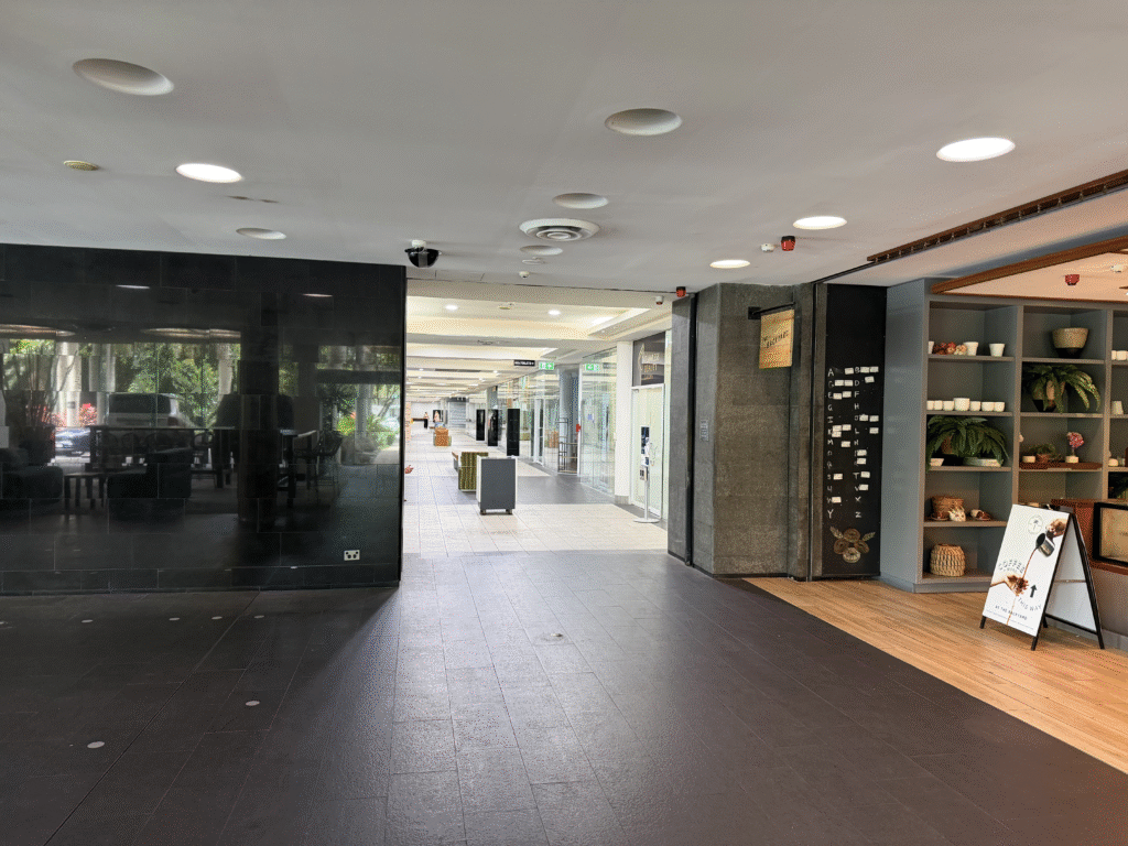 Walking directions from Shangri-La Hotel reception to Reef Adventures shop at The Pier Cairns